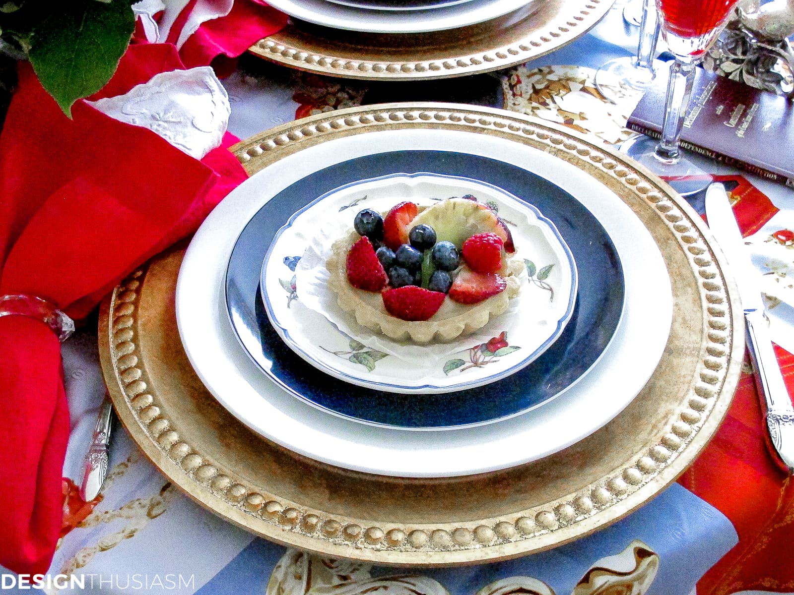 Patriotic Decorations | Elegant Fourth of July Table Decor Ideas - terilynadamsblog.com