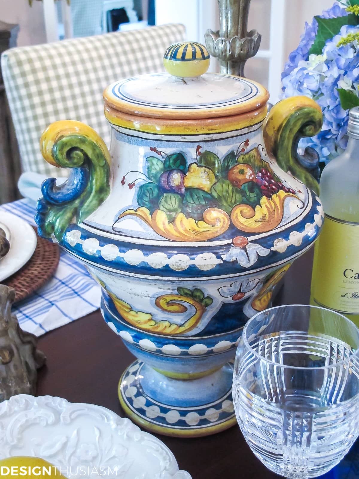 Table Decor: Amalfi Inspired Italian Pottery Tablescape - terilynadamsblog.com