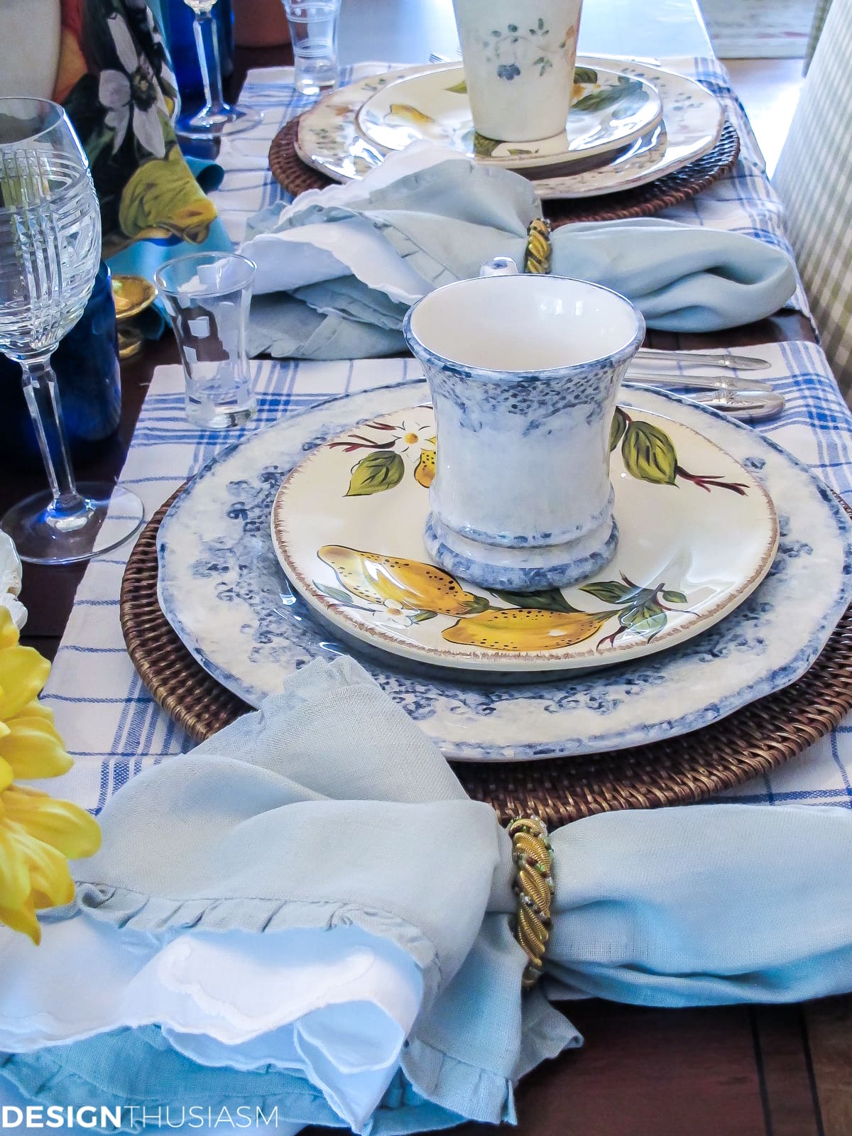 Table Decor: Amalfi Inspired Italian Pottery Tablescape - terilynadamsblog.com