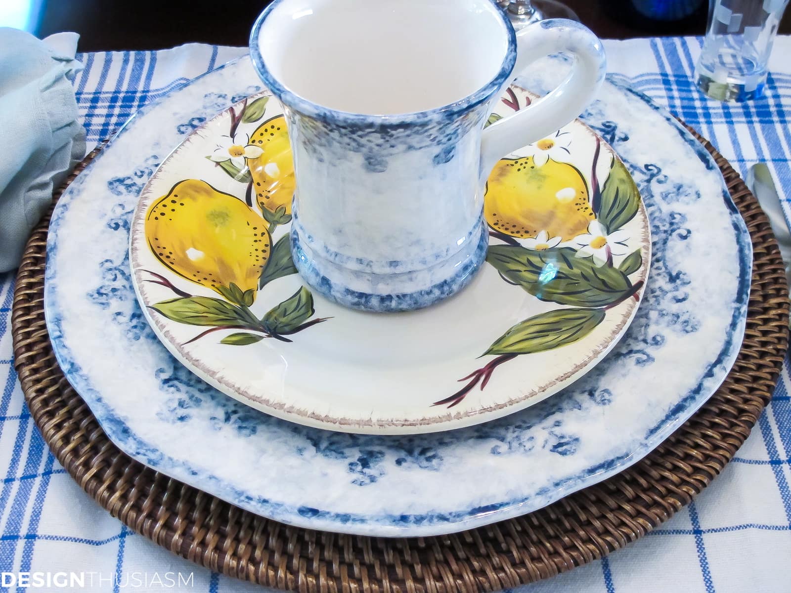Table Decor: Amalfi Inspired Italian Pottery Tablescape - terilynadamsblog.com