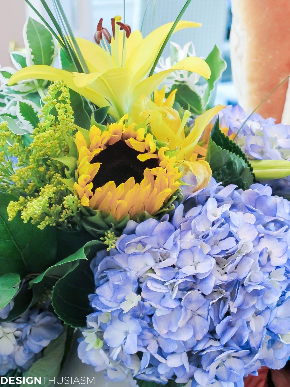 Table Decor: Amalfi Inspired Italian Pottery Tablescape - terilynadamsblog.com