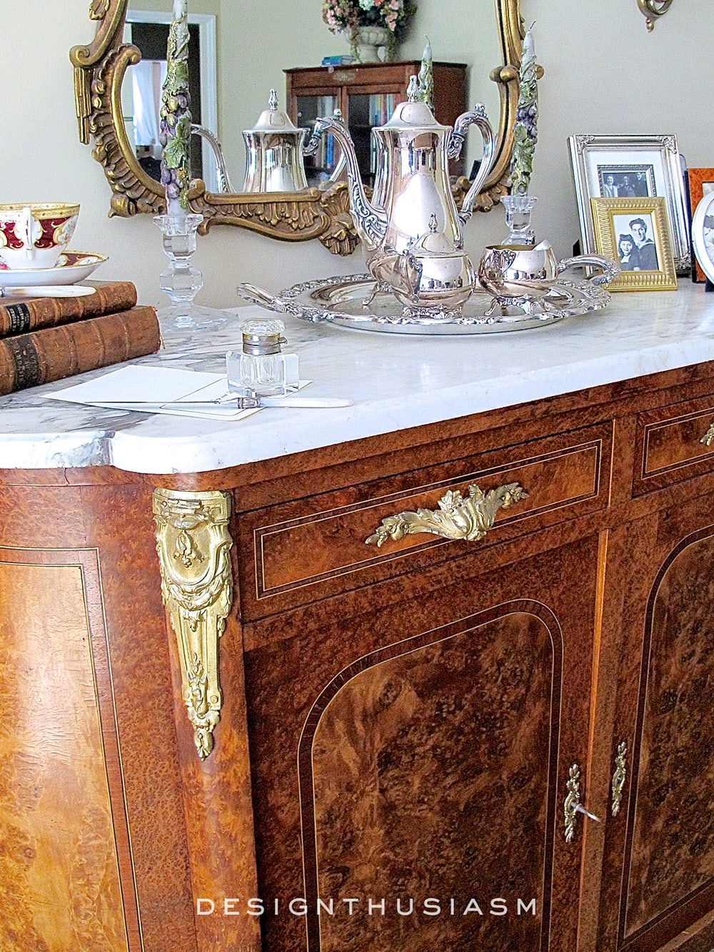 Family Room | Family House Tour | terilynadamsblog.com