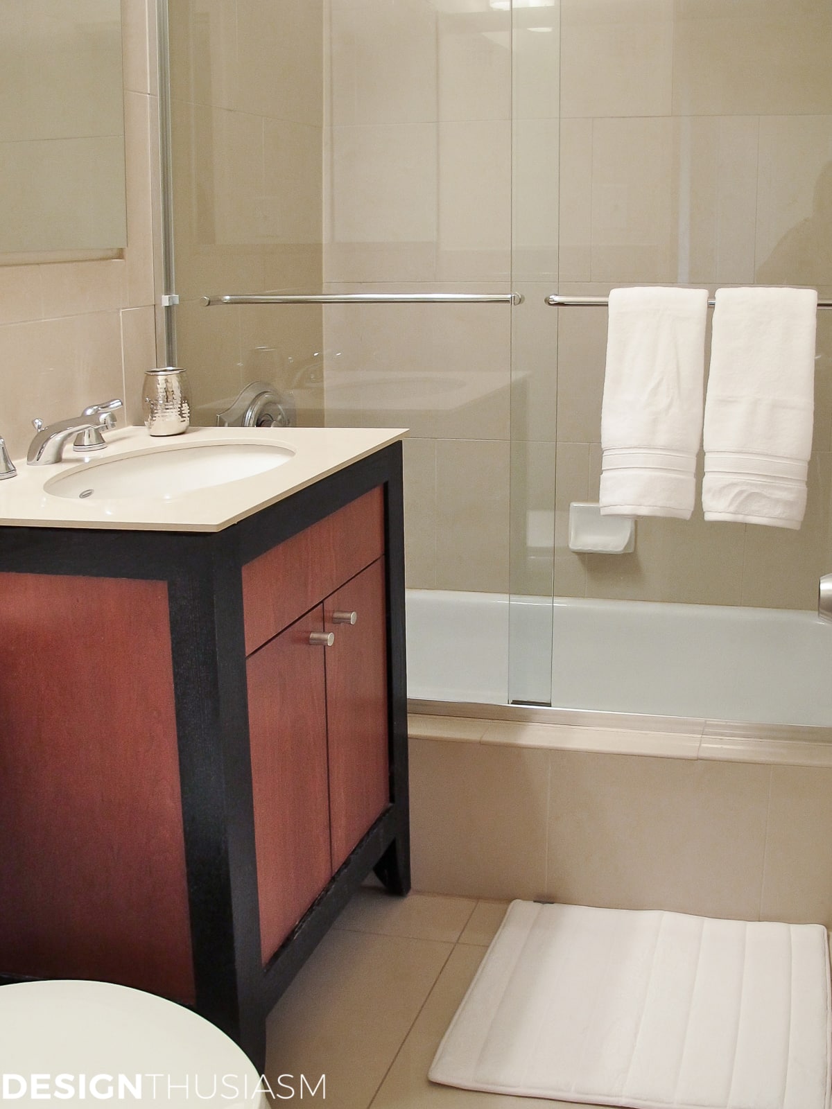 Bachelor Pad Decor: Mens Bedroom Ideas | terilynadamsblog.com