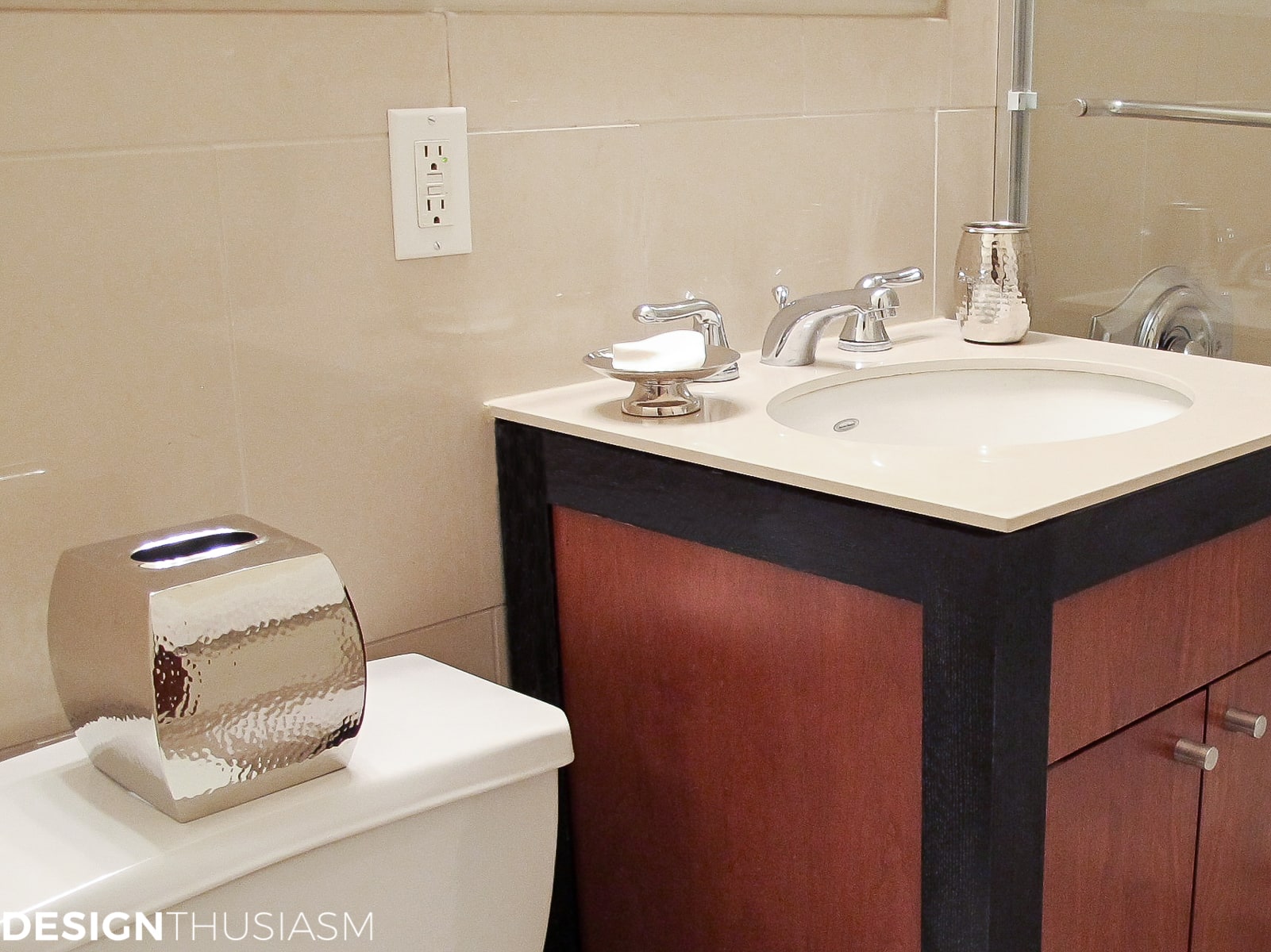 Bachelor Pad Decor: Mens Bedroom Ideas | terilynadamsblog.com