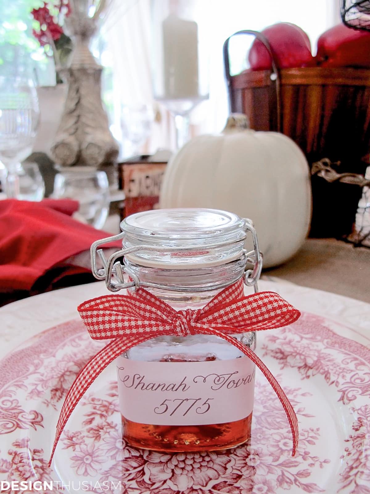 apples and honey for Rosh Hashanah dinner