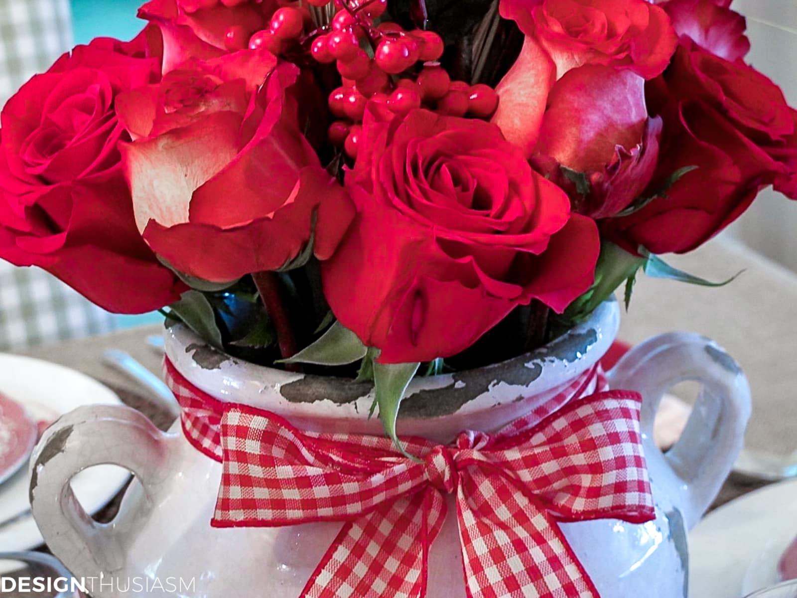 rustic table decor with red roses 