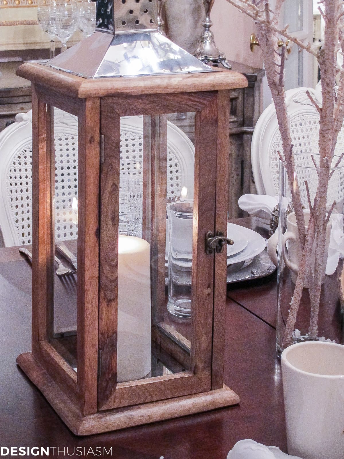 Winter Decorations Add Flavor to a White Tablescape | Designthuisasm.com