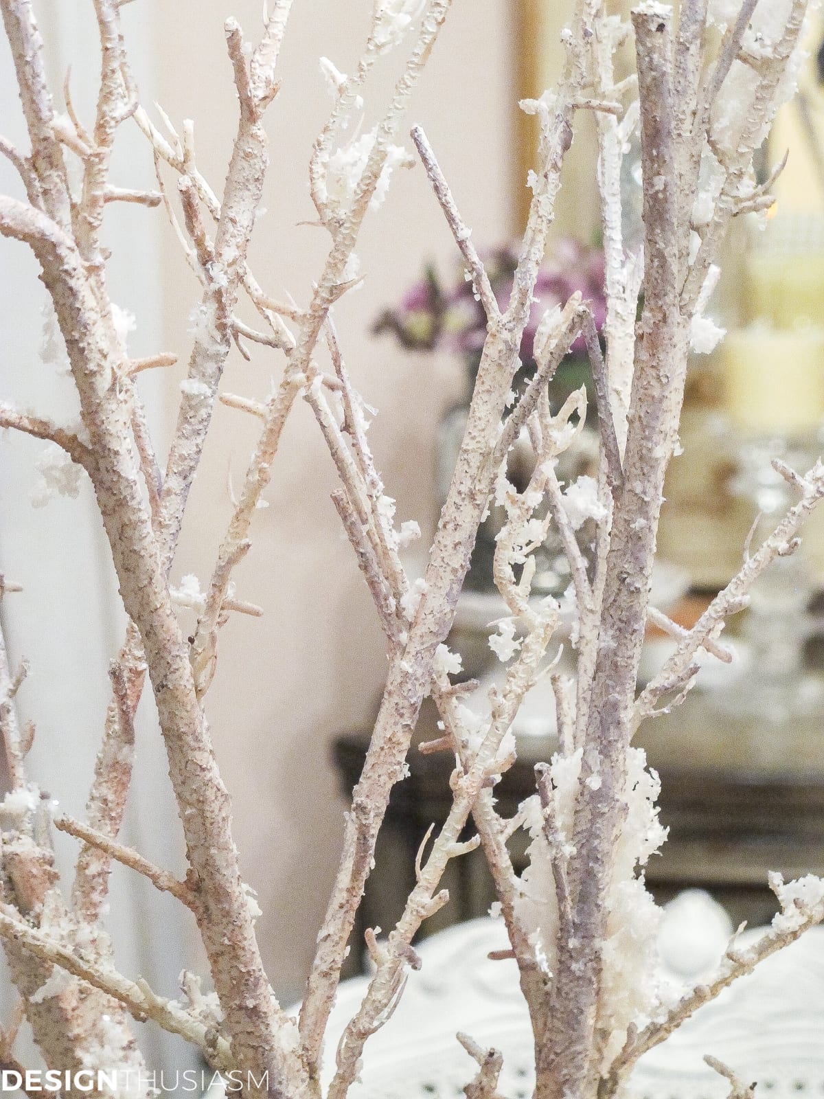 Winter Decorations Add Flavor to a White Tablescape | Designthuisasm.com