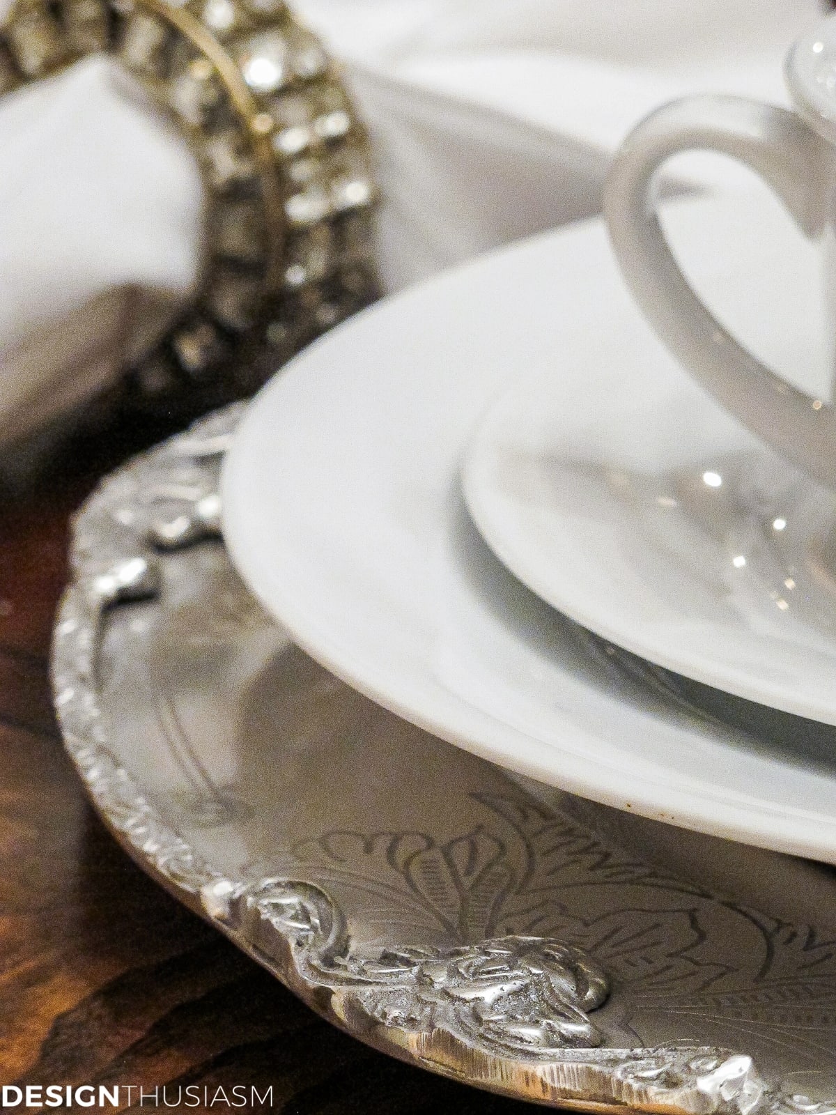 Winter Decorations Add Flavor to a White Tablescape | Designthuisasm.com