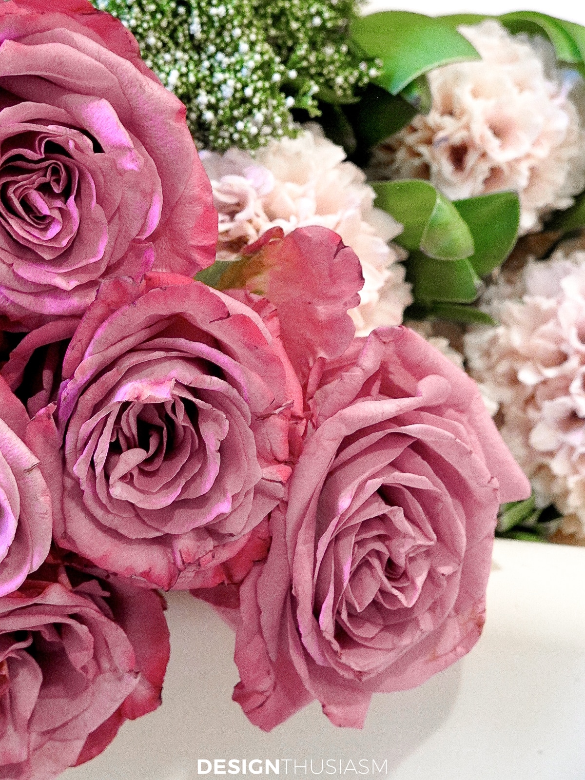 Setting for two roses