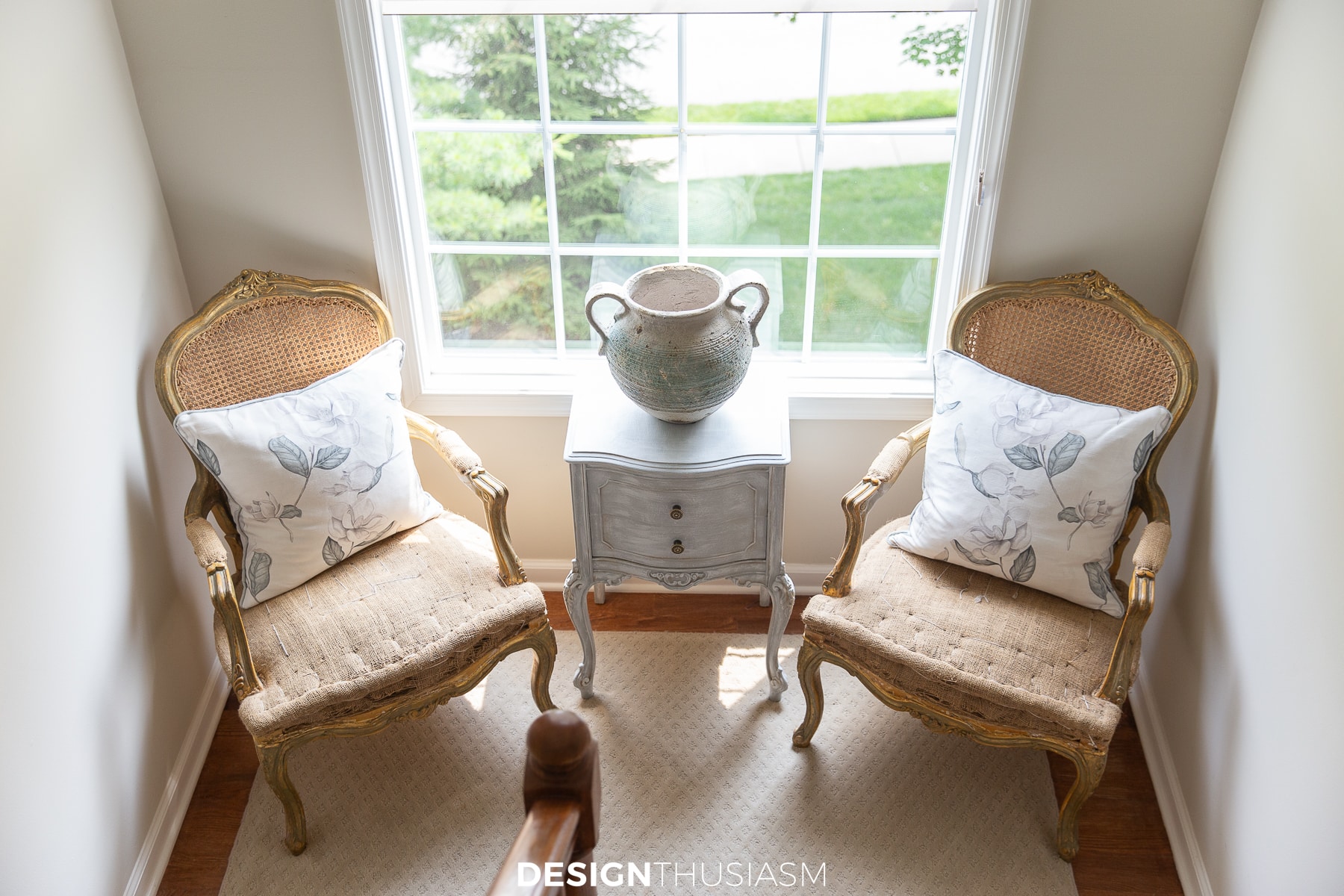 stairway nook seating area