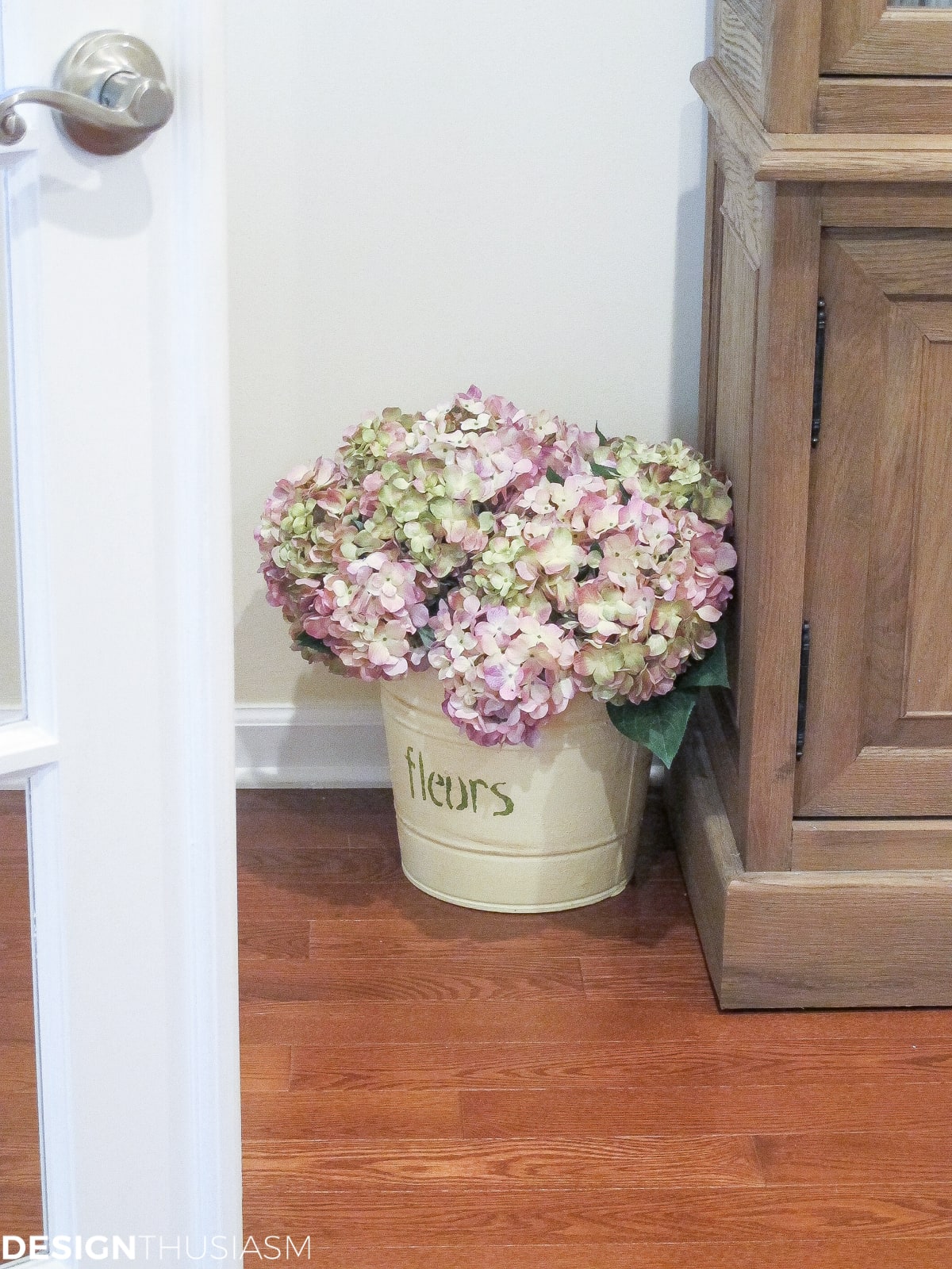 Decorating the Study with French Style Furniture | terilynadamsblog.com