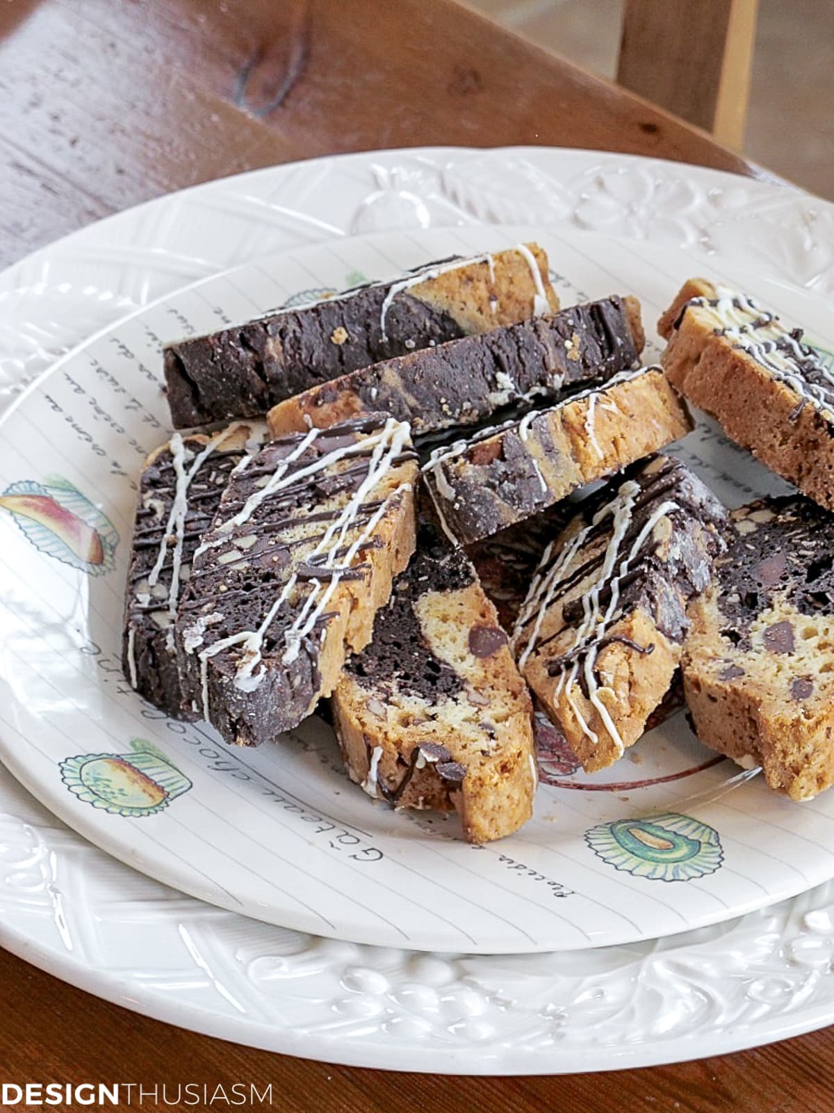 biscotti for table setting for lunch