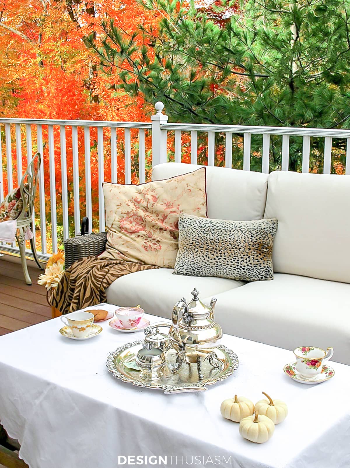 fall patio with outdoor fall decorations