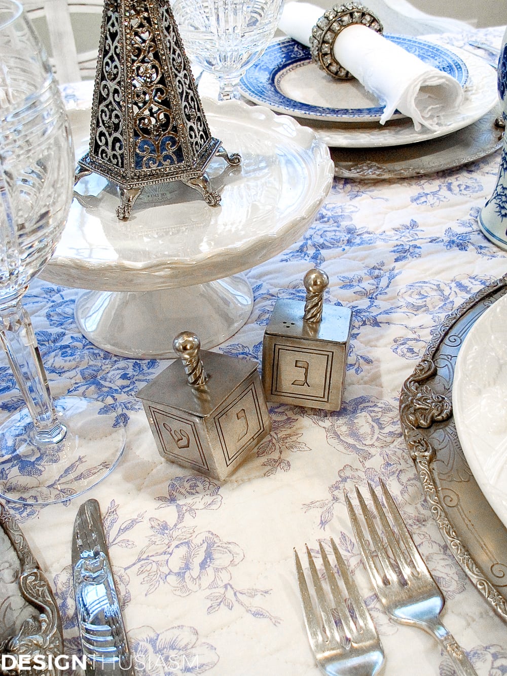 French Toile in a Blue and White Holiday Table Setting - terilynadamsblog.com