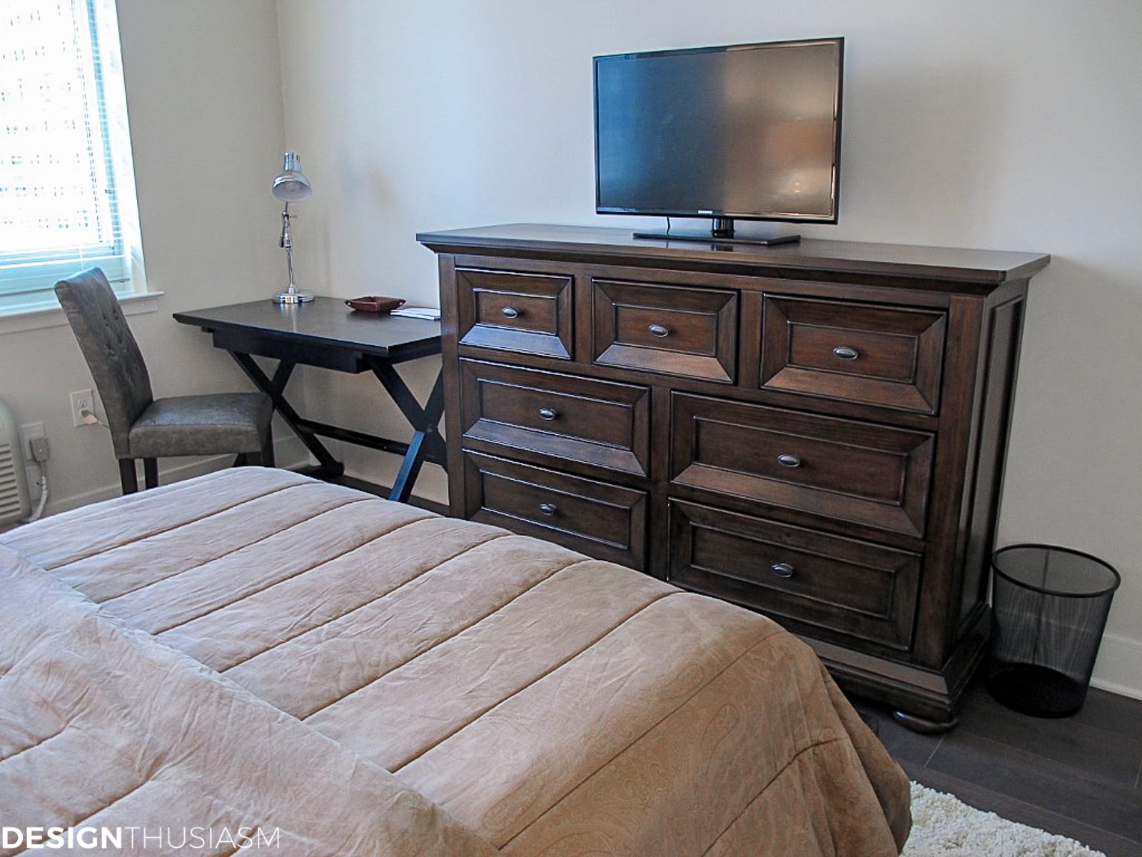 bachelor pad mens apartment bedroom