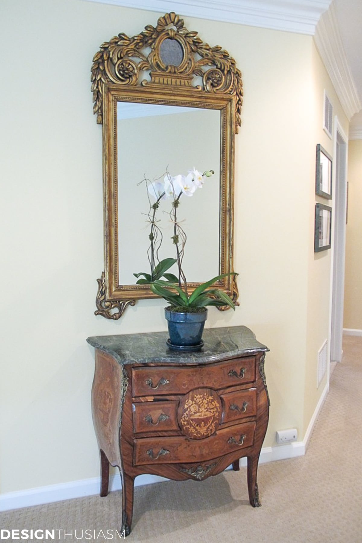 upstairs hall paint color