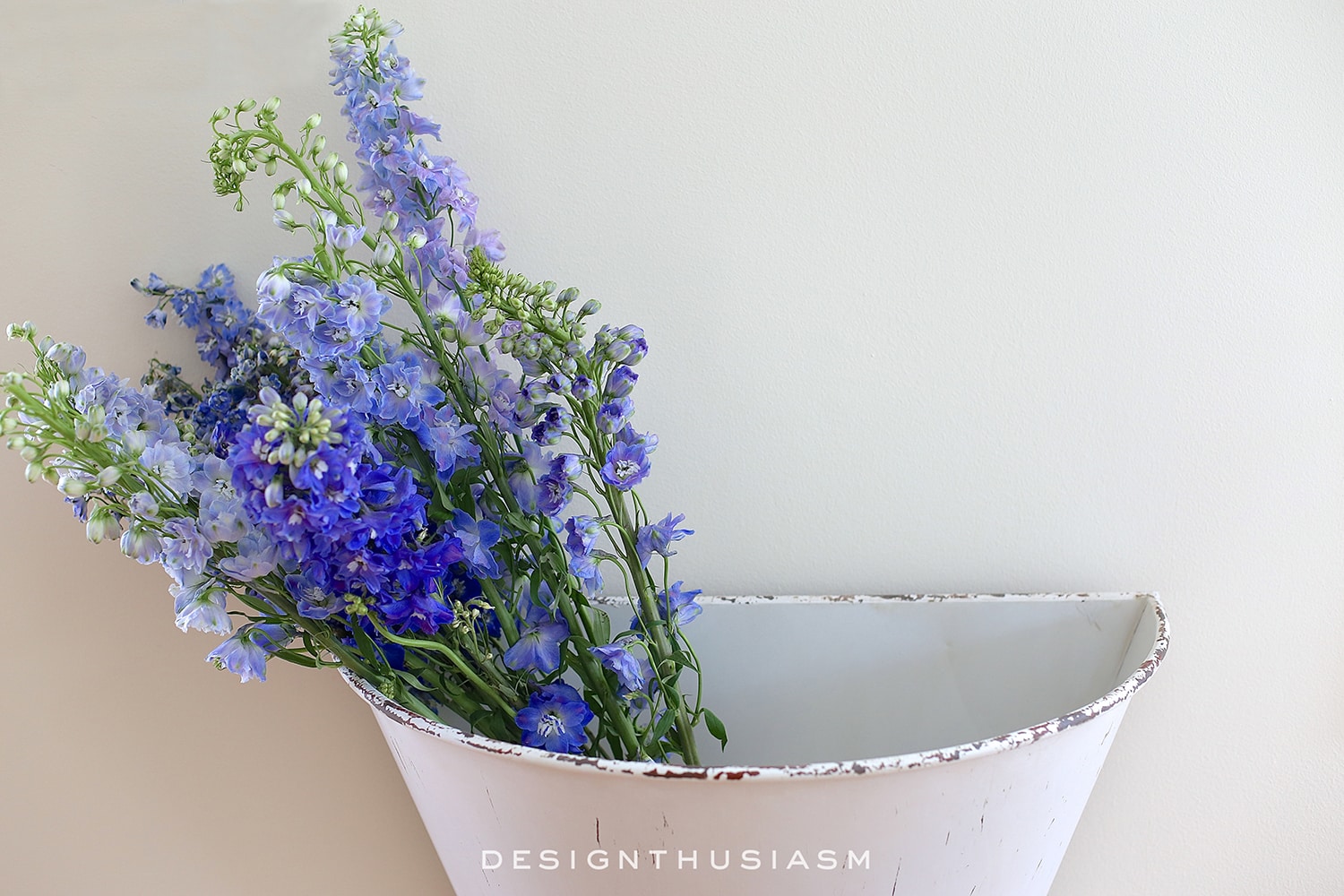 Metal Bin | A Fresh Way to Display Flowers | terilynadamsblog.com