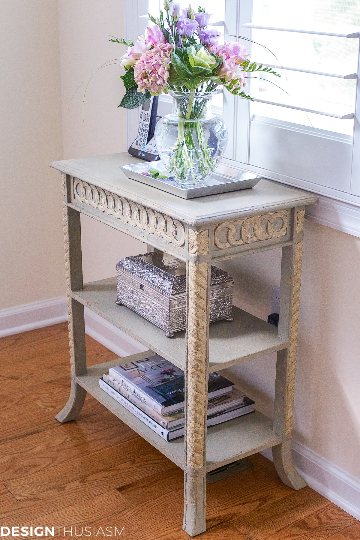small accent table in living room corner