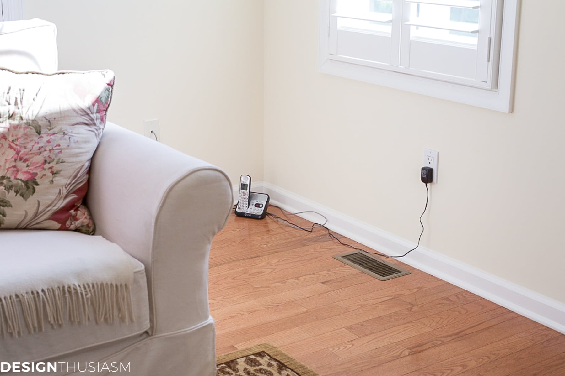 tiny corner needing small accent table