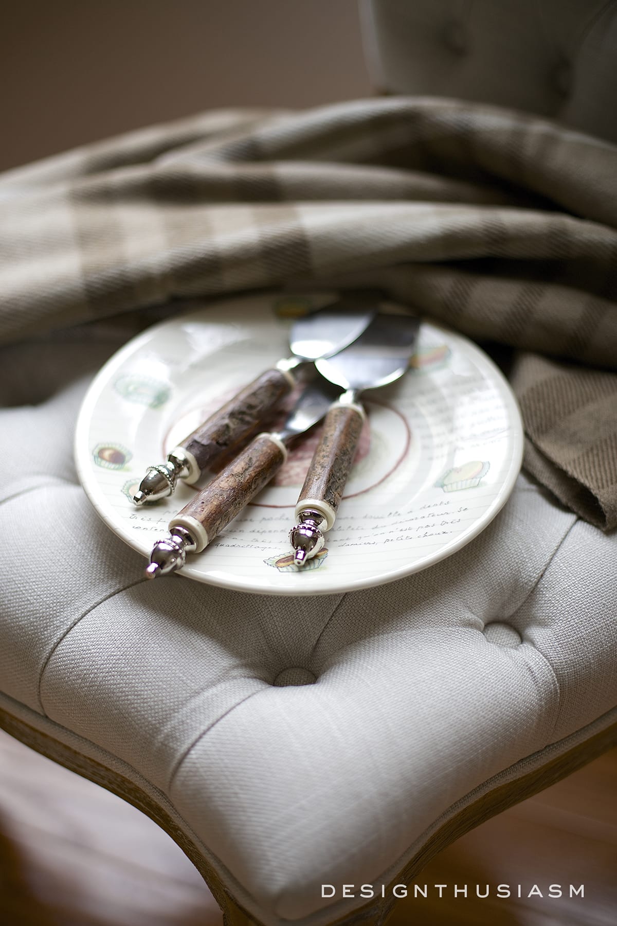 A Soft and Neutral Fall Table Setting | terilynadamsblog.com