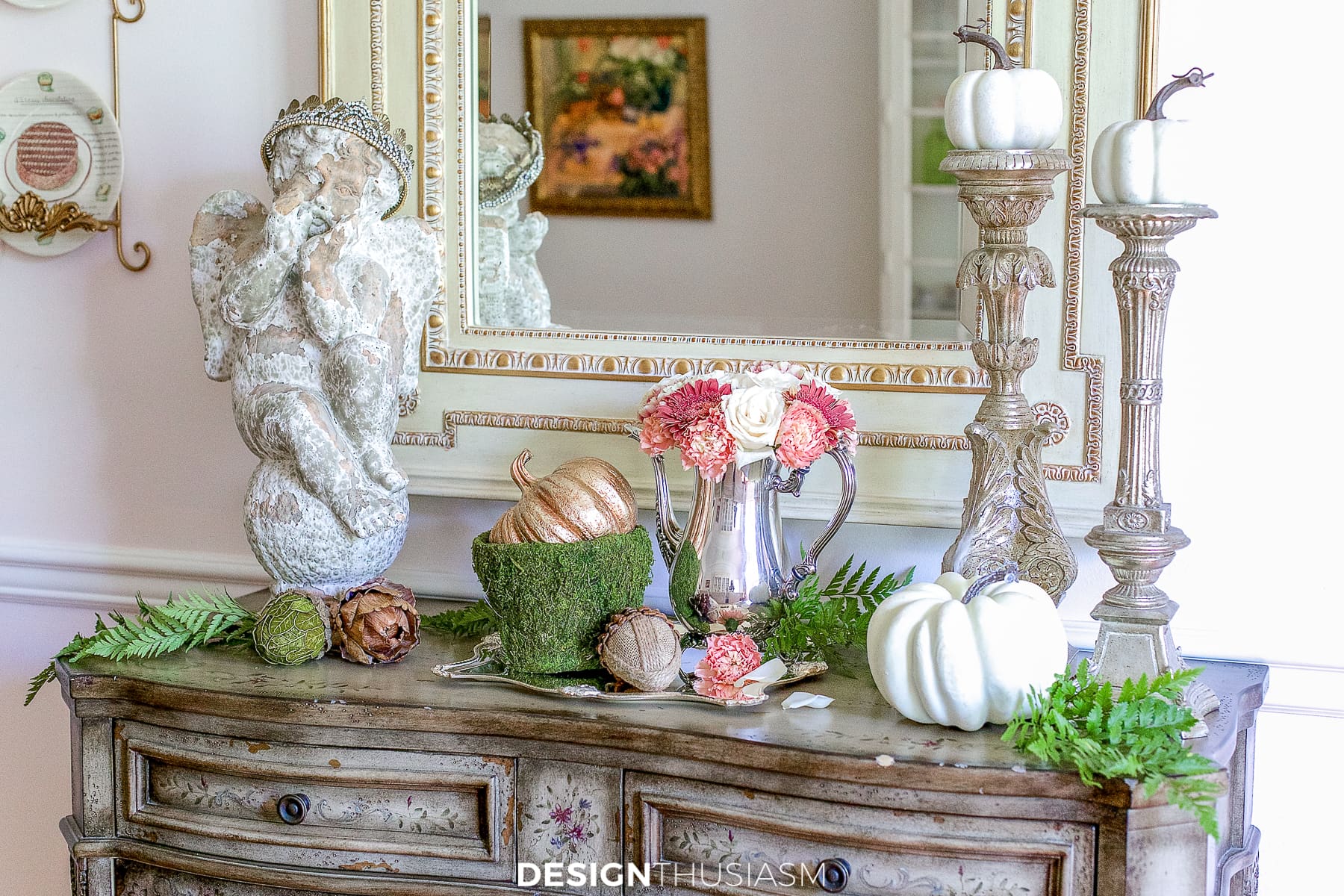 fall decor in a vignette