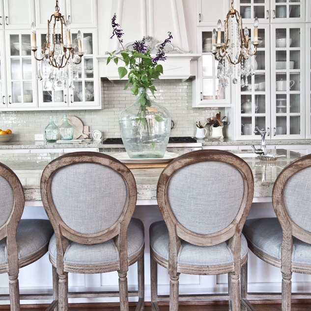 Home Style Saturday 3 | Whites and Neutrals with Bits of Gold