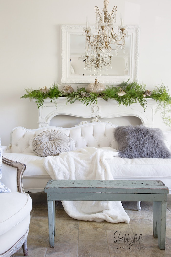 elegant-french-country-living-room-shabbyfufu