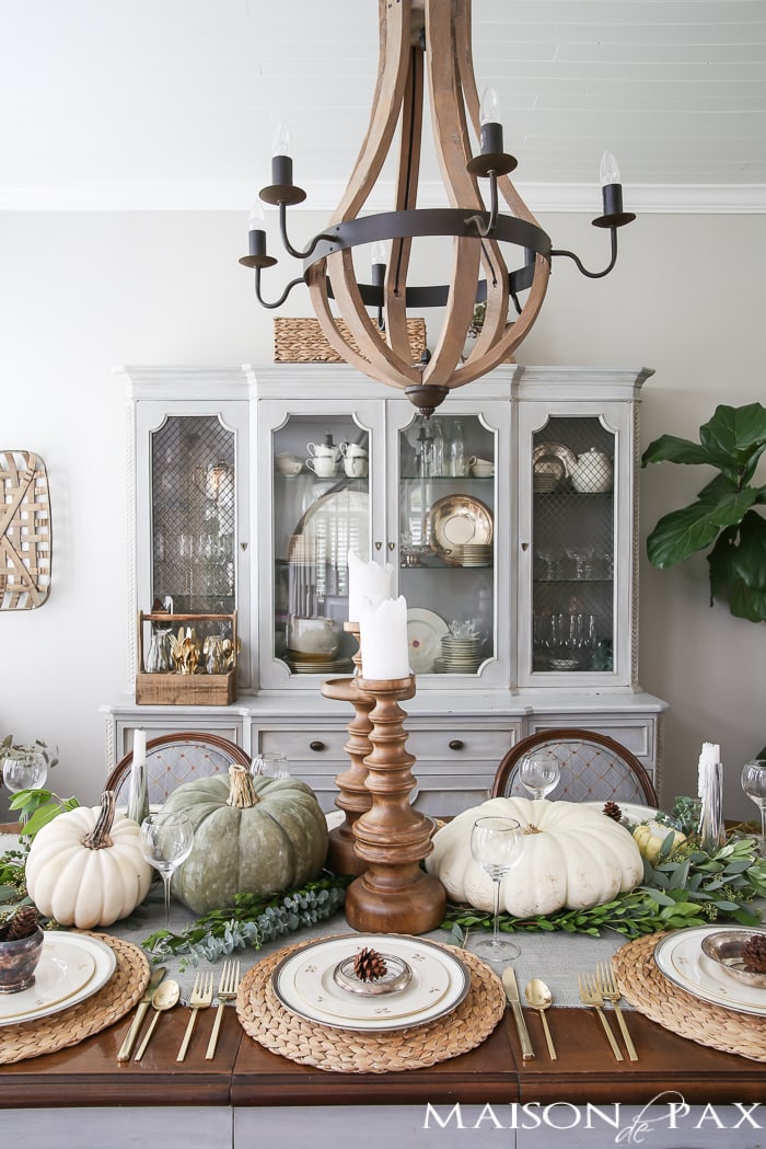 green-and-white-thanksgiving-table-11