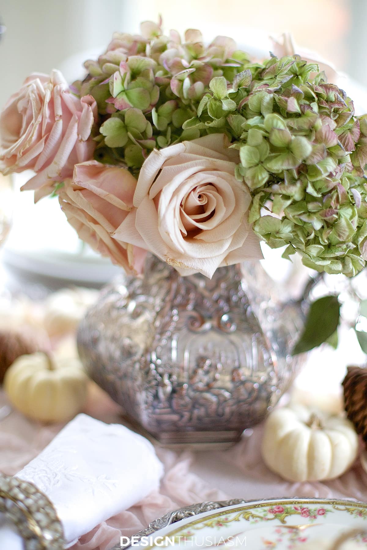 soft vintage thanksgiving table flowers