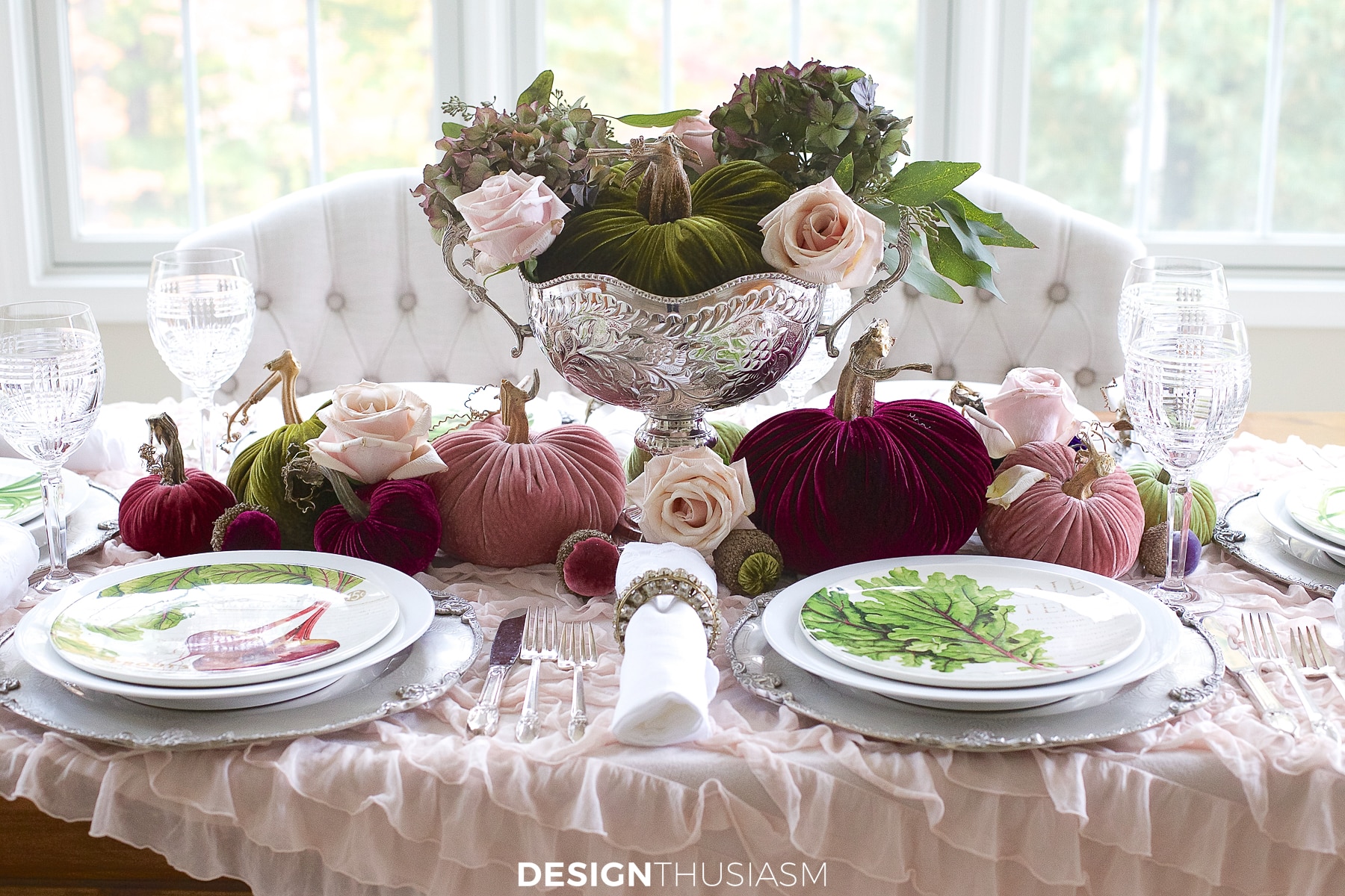 Velvet pumpkin table long view