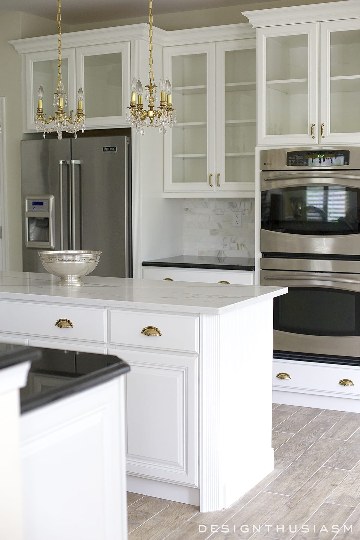 White painted cabinets simplify a kitchen renovation | terilynadamsblog.com