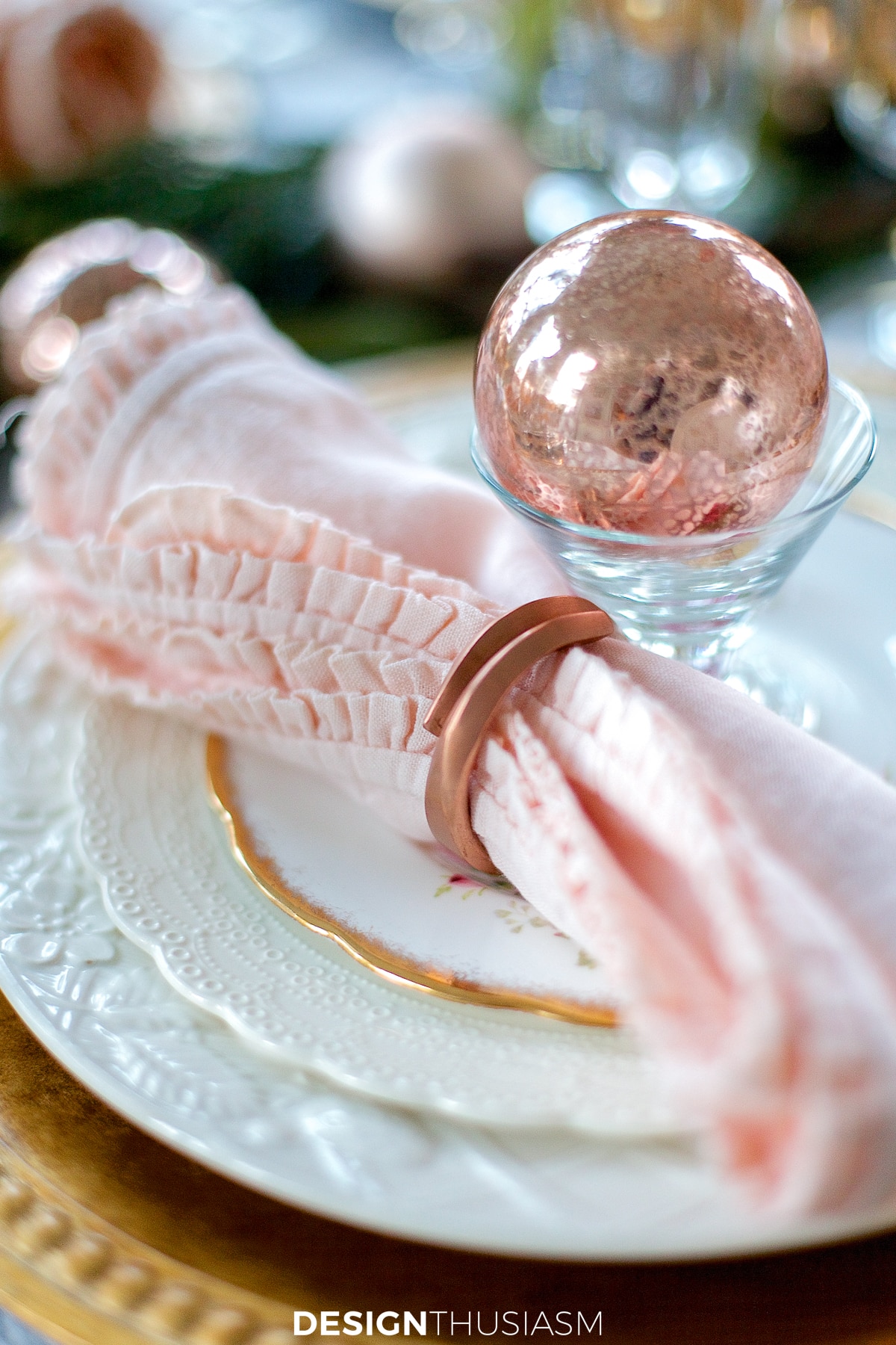 Pink & Gold Xmas Table napkin and ring