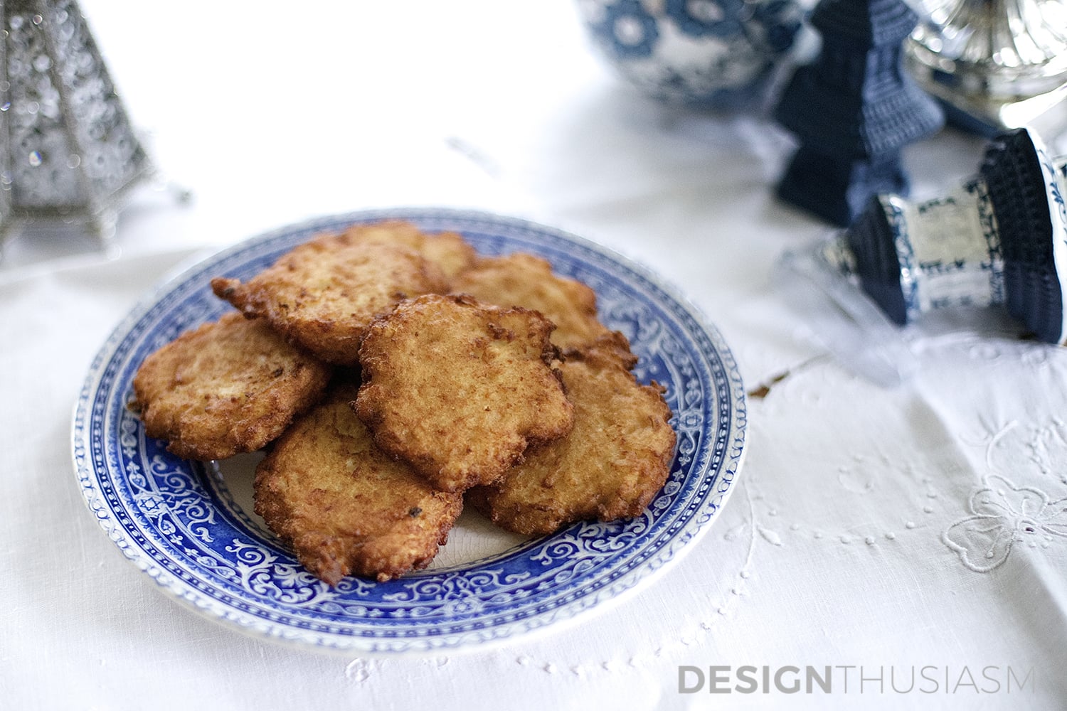 Using Blue and White Chinoiserie for Hanukkah Decorations | terilynadamsblog.com