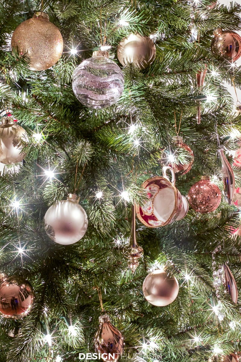 Christmas night lights on the tree