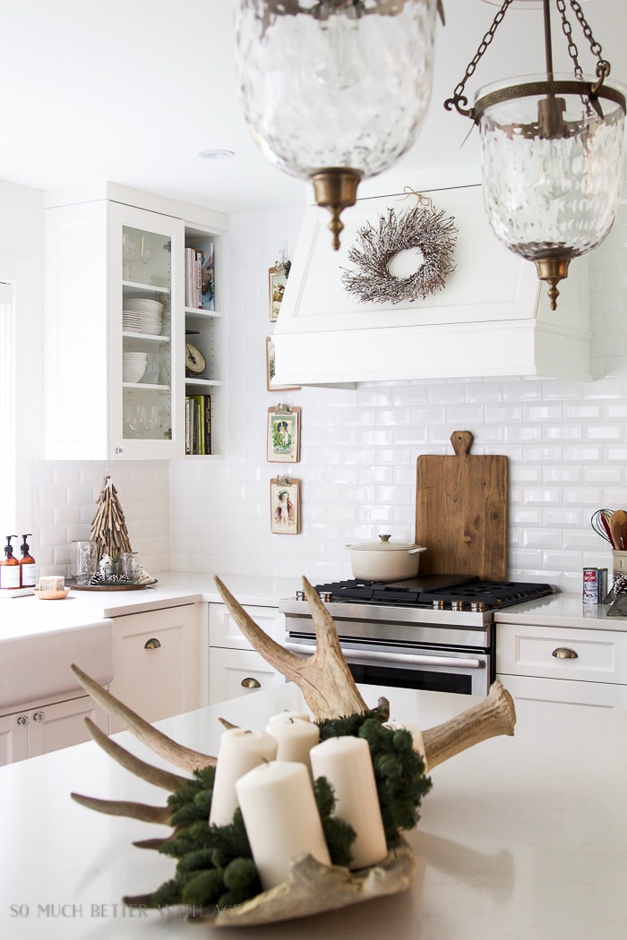 christmas-kitchen-tour-white-greenery-antlers-smbwa
