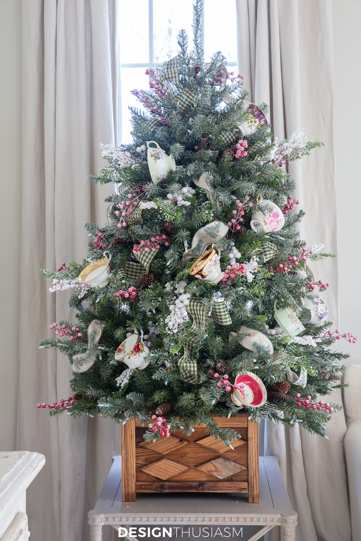 4' tree with mini teacups