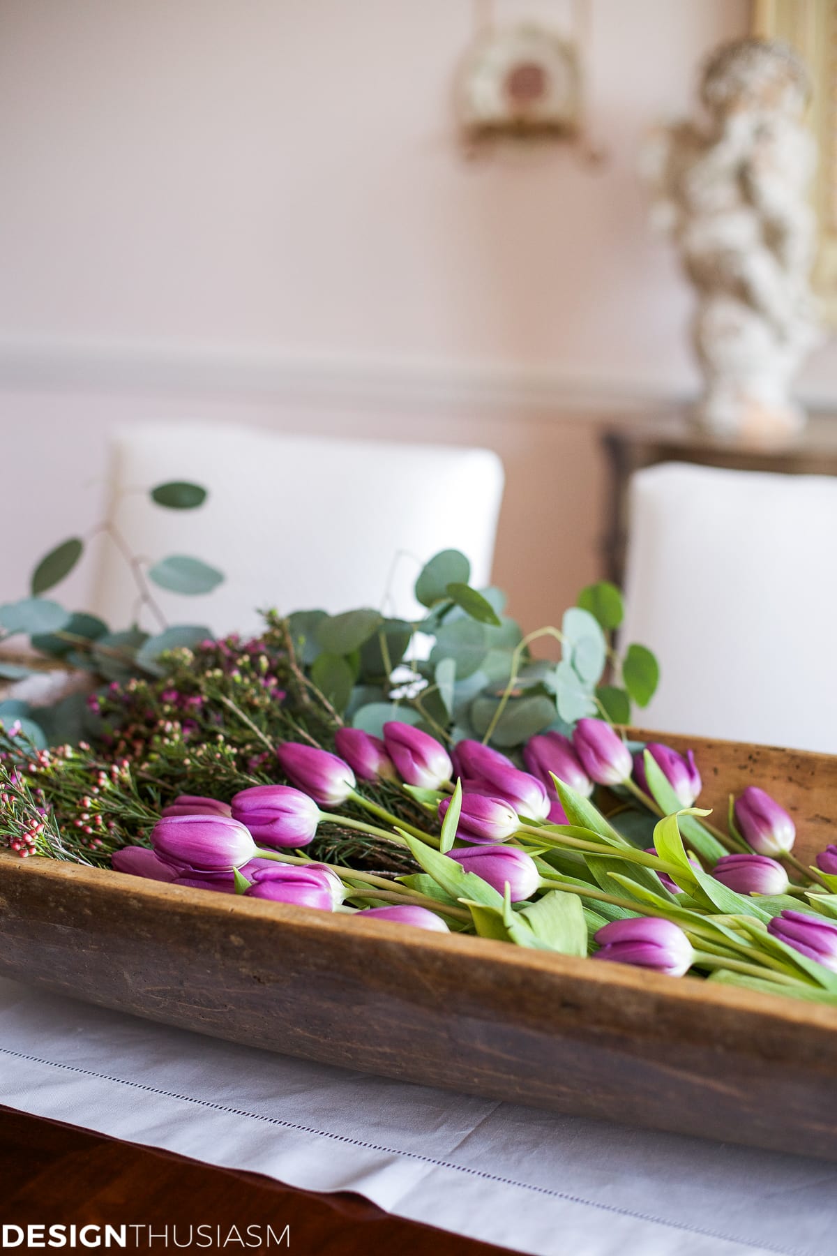 Elegant dining rooms | tulips floral centerpiece | terilynadamsblog.com