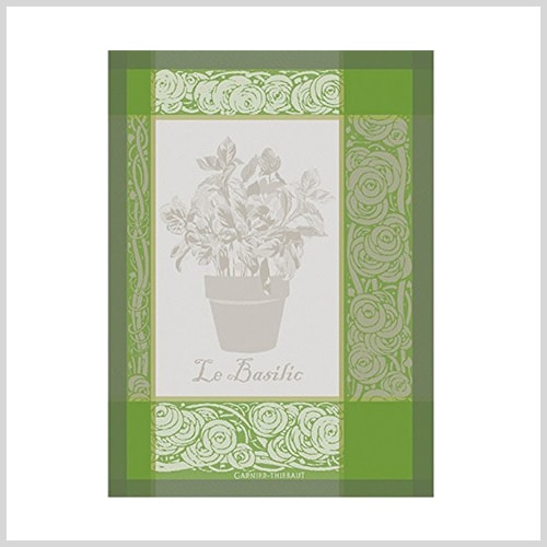 Green Decor | Decorating with Pantone's color of the Year | Greenery | terilynadamsblog.com