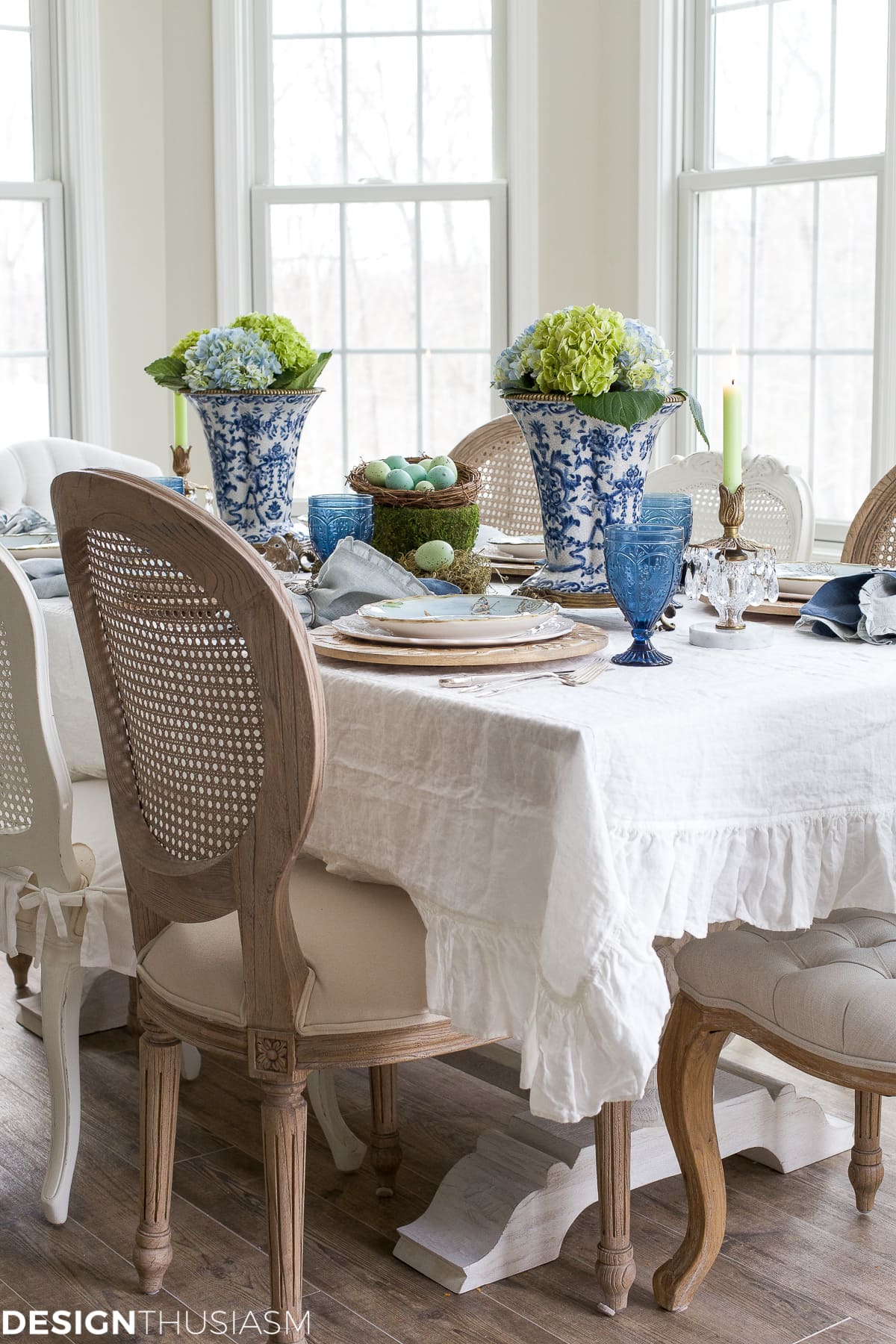 Elegant Easter table decorations for a holiday brunch | terilynadamsblog.com