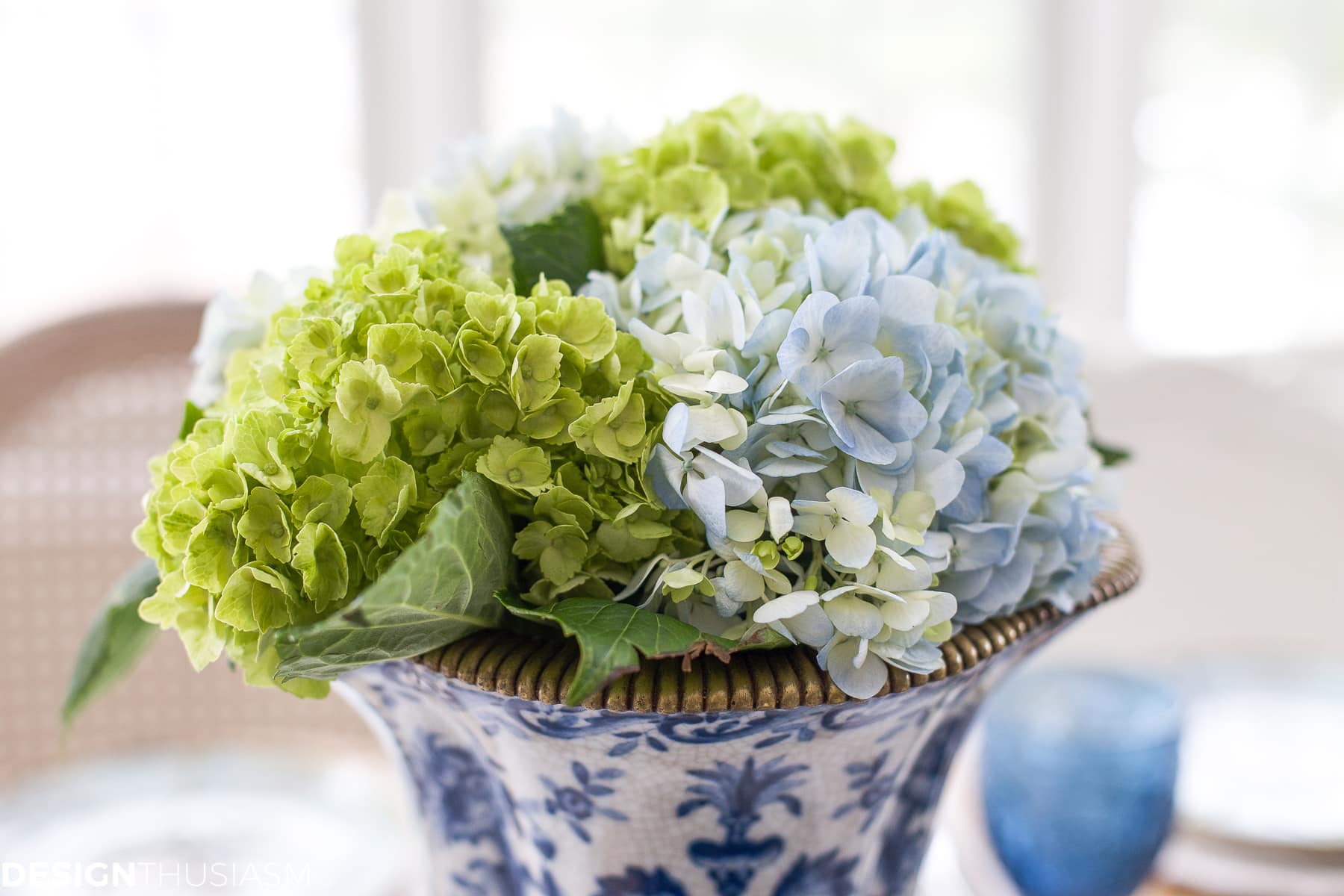 Elegant Easter table decorations for a holiday brunch | terilynadamsblog.com