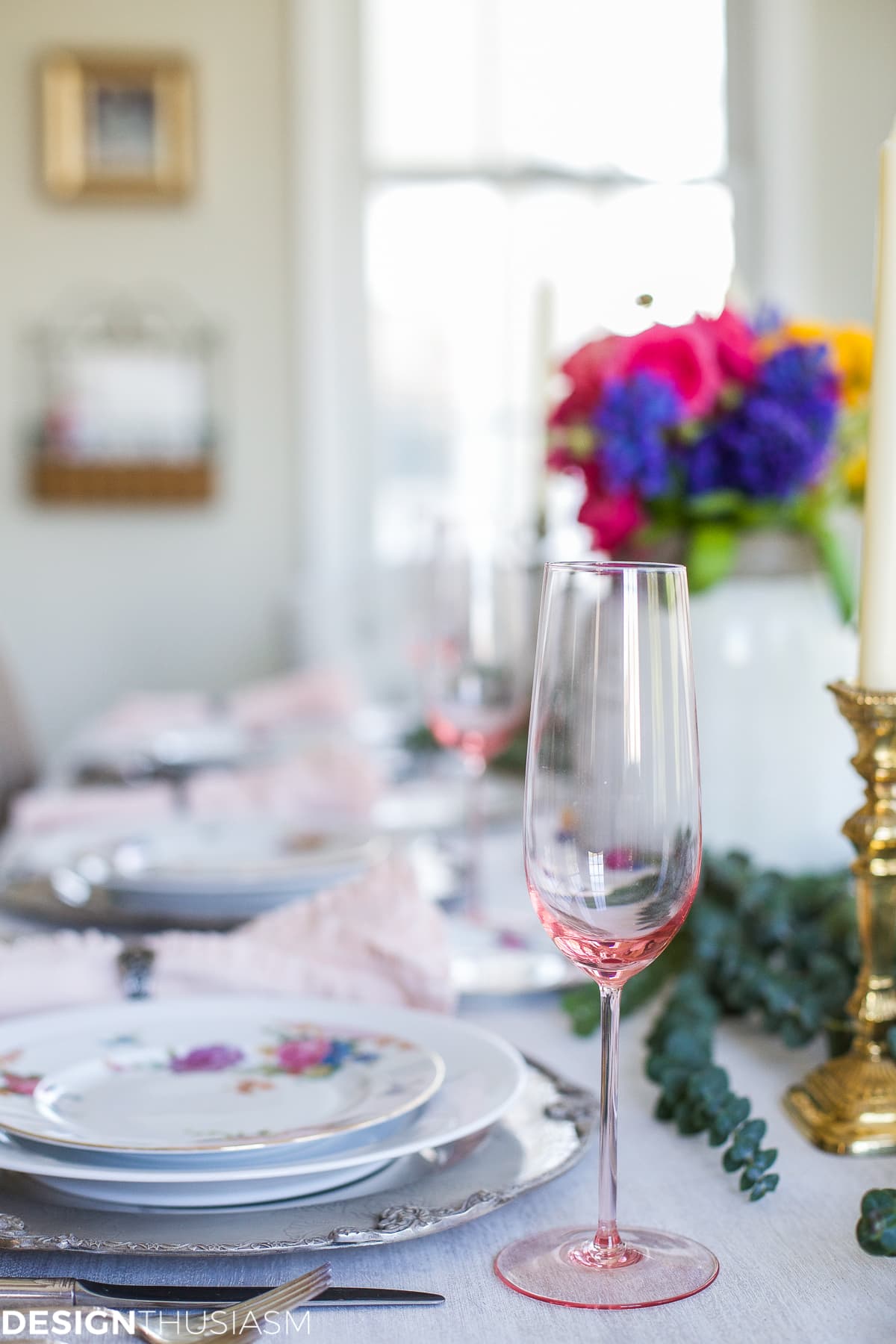 Spring Flower Arrangements Add Color to a Seasonal Tablescape | terilynadamsblog.com