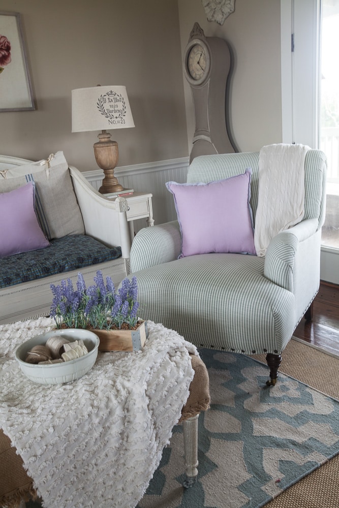 blue-chairs-CEDAR-HILL-FARMHOUSE-8