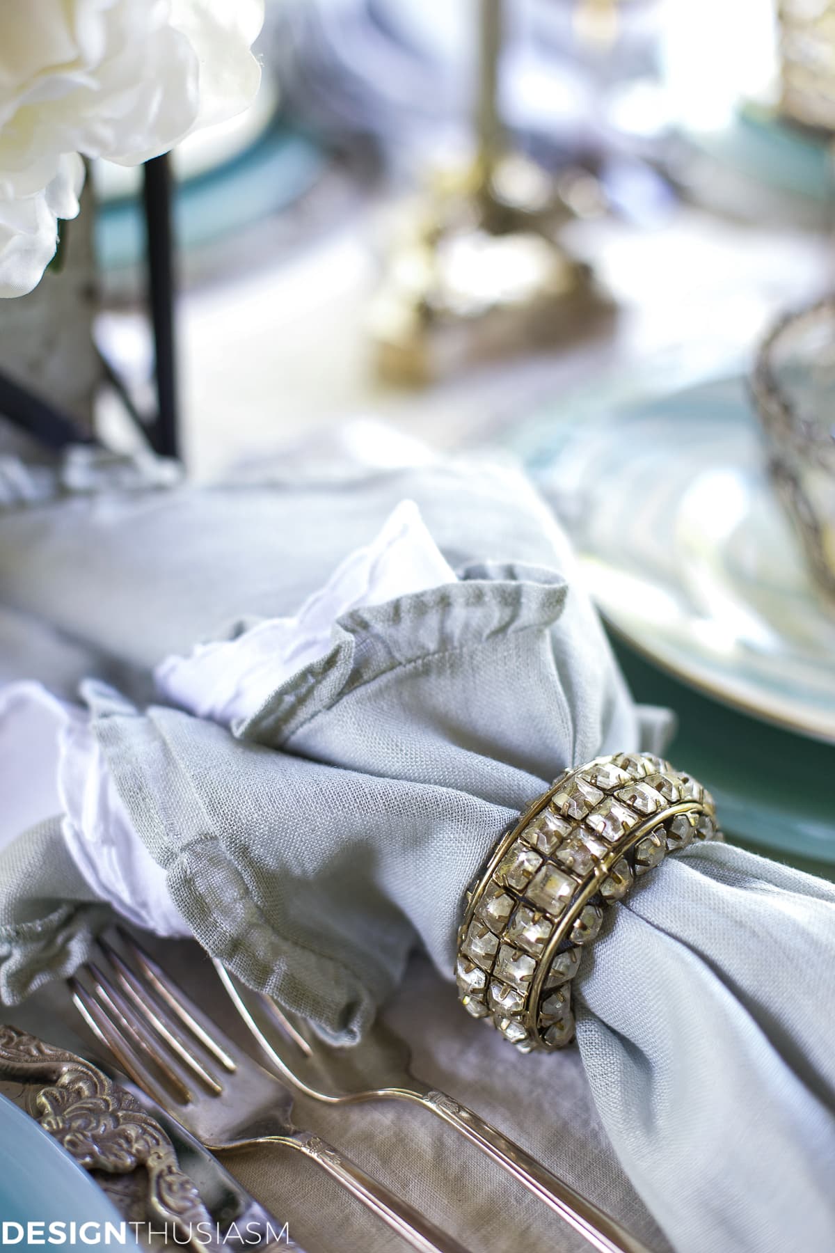 Seaside Decor | Setting a Summer Table with Coastal Dinnerware - terilynadamsblog.com