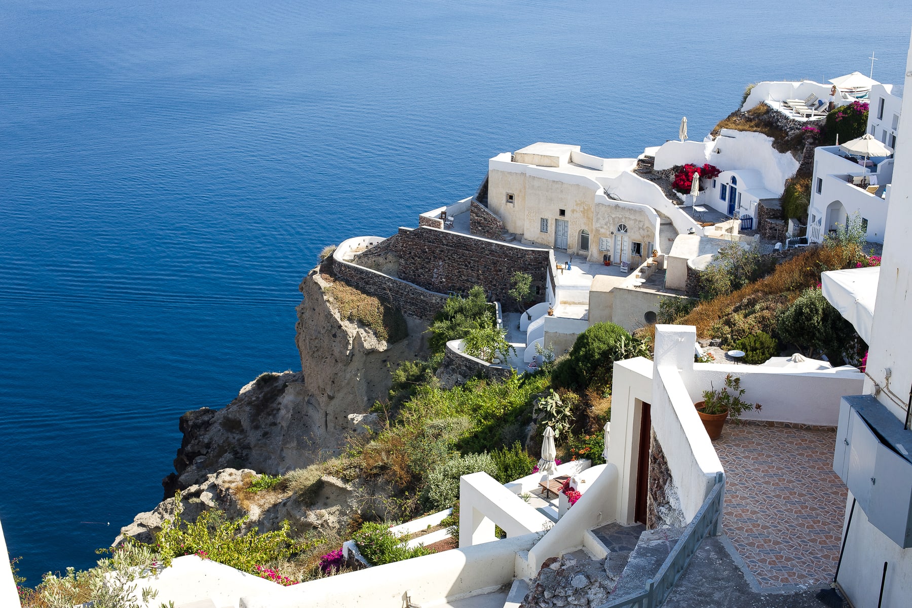 Summer Travel | One of the Most Beautiful Places in the World to Visit | Santorini - terilynadamsblog.com