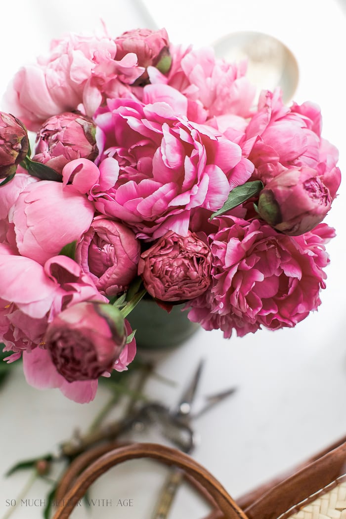 five-tips-for-summer-decorating-pink-peonies-121