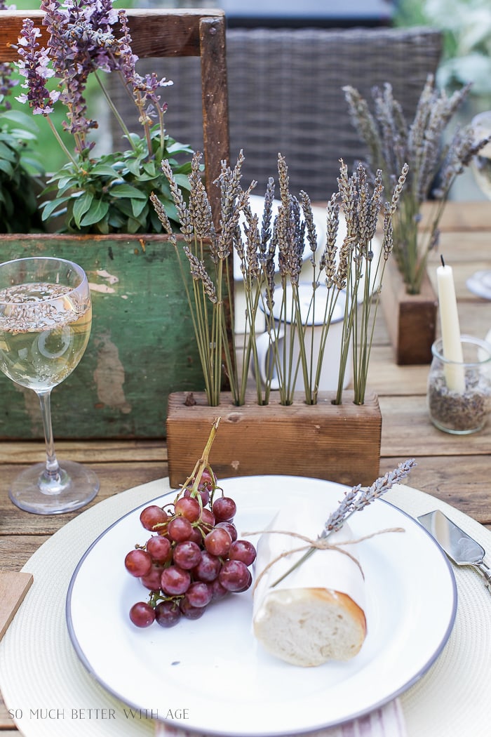 lavender-table-setting-al-fresco-baguette