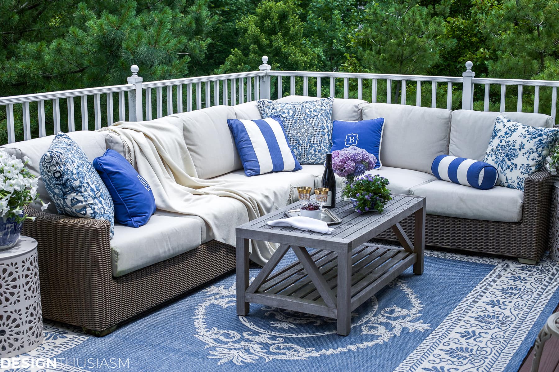 Outdoor Lounge | How One Piece Can Pull Your Patio Decor Together - terilynadamsblog.com