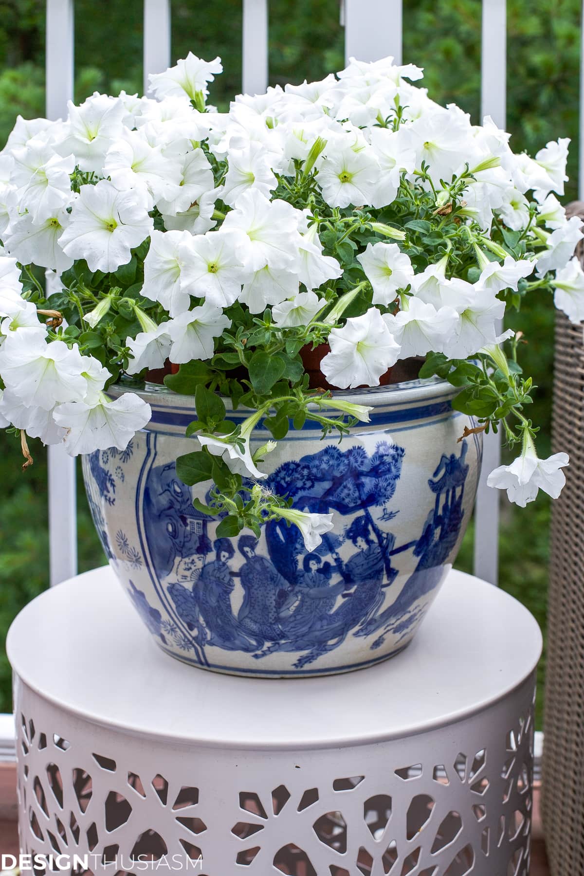 Outdoor Lounge | How One Piece Can Pull Your Patio Decor Together - terilynadamsblog.com