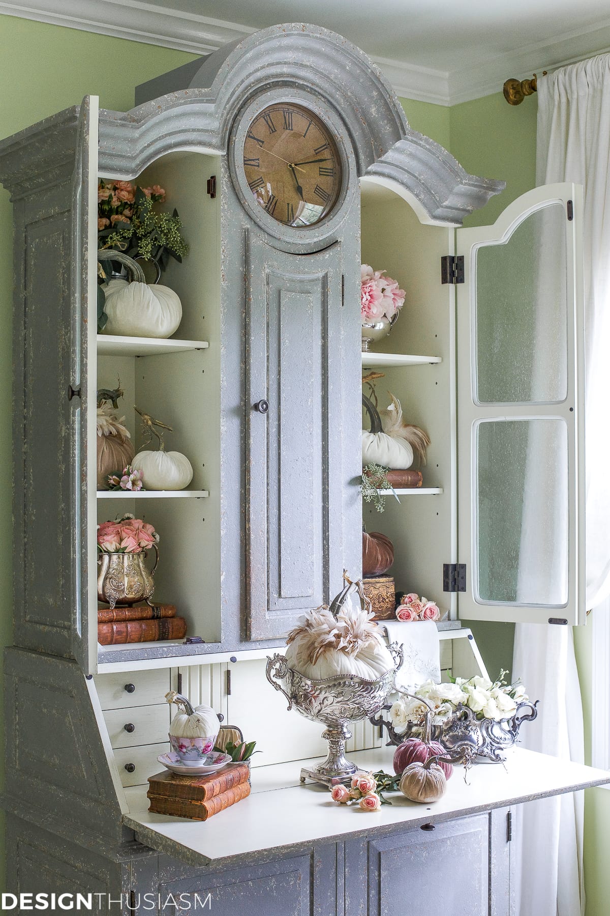 Introducing Fall Decor to Your Home with Neutral Pumpkin Styling - terilynadamsblog.com